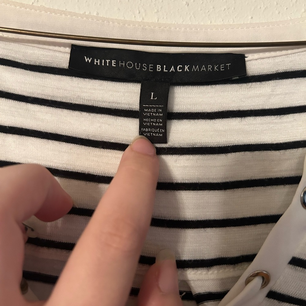 White House Black Market Top - Picture 3 of 3